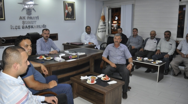 Ak Parti Şuhut İlçe Başkanlığında istişare toplantısı yapıldı..