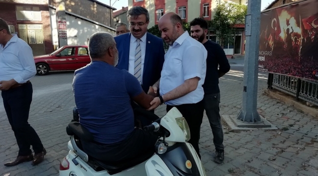 Başkan Sezen ve Yurdunuseven ilçelere çıkarma yaptı