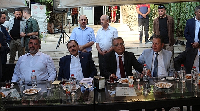 Dinar'da Kurban Bayramı Bayramlaşma töreni