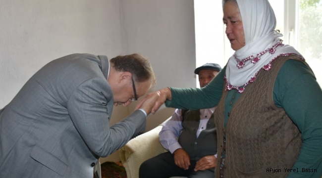 VALİ TUTULMAZ ŞEHİT AİLESİNİ ZİYARET ETTİ