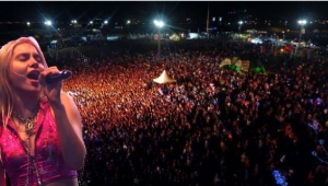 AFYON MOTOFEST´DE ALEYNA TİLKİ RÜZGARI