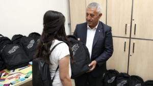 BELEDİYEDEN 500 ÖĞRENCİYE KIRTASİYE YARDIMI