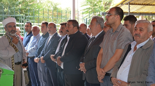 Mustafa Karahan'ın Abisinin Cenaze Törenine Büyük Katılım