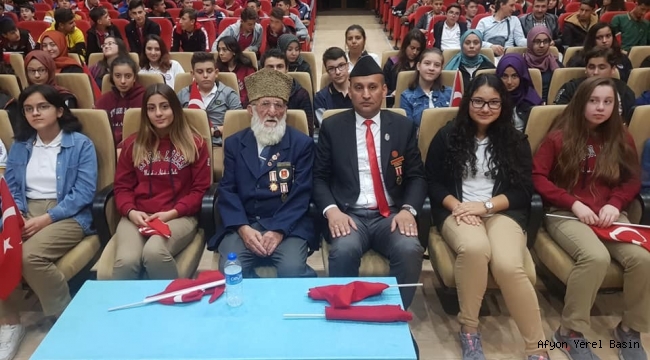 Öğrencilere, Şehitlik ve Gazilik kavramları anlatılıyor