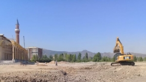  PAŞA CAMİİ´NDE ÇEVRE DÜZENLEME ÇALIŞMALARI BAŞLADI