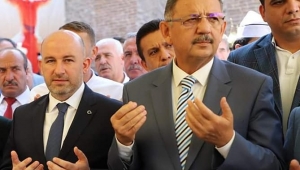 Şifalı Aşureler Vatandaşlara İkram Edildi