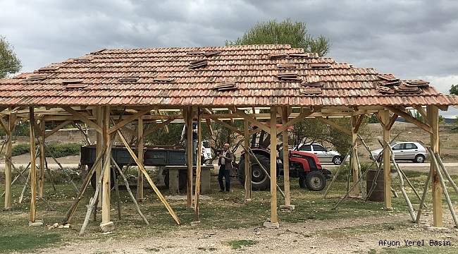 Kendi imkanları ile köyüne hizmet etmek istedi..