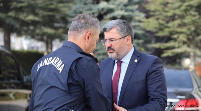 AK PARTİ HEYETİNDEN KOMUTAN'A TAZİYE ZİYARETİ..