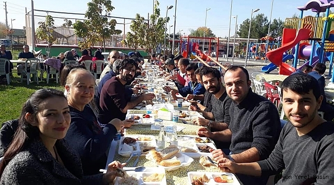 Başkan Gönüllü Öğretmenleri Ağırladı