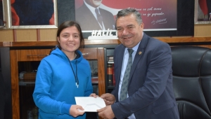 Başkan Çelebi, Sultan Ayvalı’yı ödüllendirdi