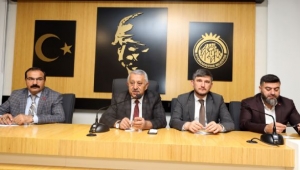 BAŞKAN ZEYBEK MUHTARLARLA BİR ARAYA GELDİ