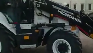  Dinar Belediyesine Yeni Kepçe Alındı