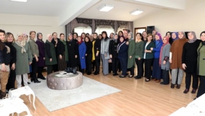 SEVİM ZEYBEK DAİRE MÜDÜRÜ EŞLERİYLE BULUŞTU