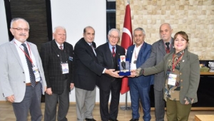  TÜRKİYE MİLLİ OLİMPİYAT KOMİTESİ´NDEN BAŞKAN´A FAİR PLAY PLAKETİ