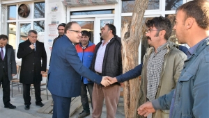 Vali Tutulmaz Hocalar İlçesinde Vatandaşları Dinledi