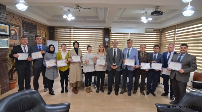 BAŞKAN ÇÖL'DEN BAŞARILI KURSİYERLERE SERTİFİKA
