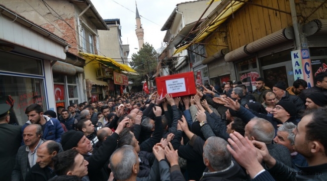 ŞEHİDİMİZİ SON YOLCULUĞUNA BİNLERCE KİŞİ UĞURLADI