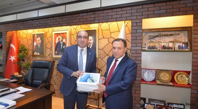 AKÜ’DEN BAŞKAN MUSTAFA ÇÖL’E ZİYARET