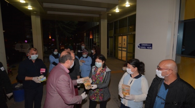 BAŞKAN MUSTAFA ÇÖL’DEN SAĞLIK ÇALIŞANLARINA DESTEK