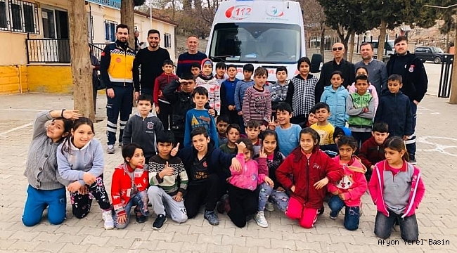 Dinar'da 112 Sağlık Ekipleri 220 öğrenciye Bilgi Verdi