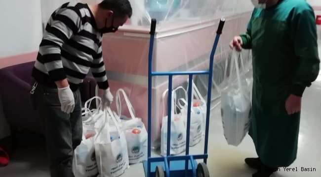 Başkan Erol hastalara moral verdi
