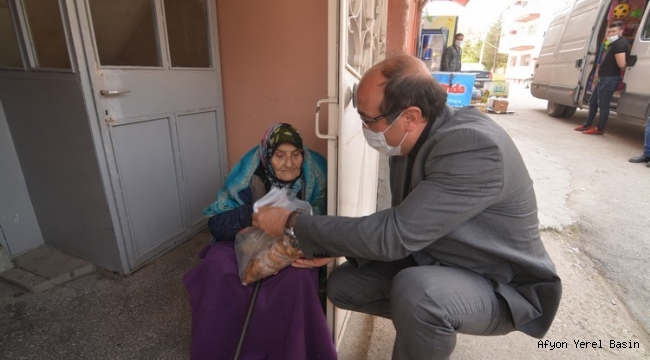 BAŞKAN ÇÖL'DEN 65 YAŞ ÜSTÜ VATANDAŞLARIMIZA MORAL ZİYARETİ