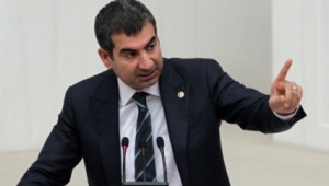 Chp'li Vekil: Deniz Baykal Bir Tanrıdır!