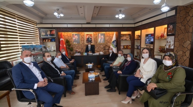 AK PARTİ İLÇE BAŞKANLIĞINDAN BAŞKAN MUSTAFA ÇÖL’E ZİYARET