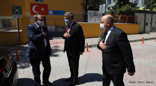 Başkan Sezen, milletvekilleri ile gündemi değerlendirdi