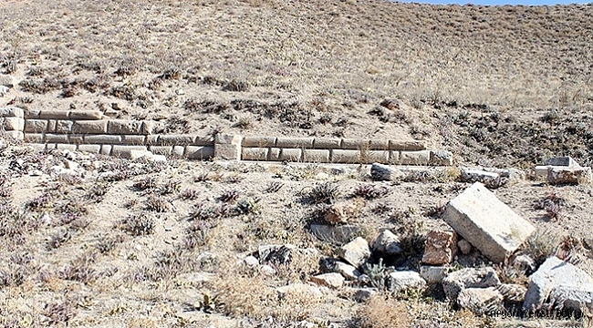 Dinar’da Antik Tiyatro İçin Kazı Çalışmaları Başlıyor
