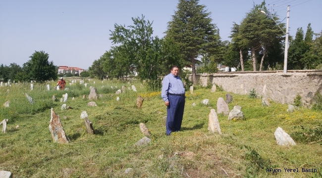 Mezarlıkta Genel Temizlik Yapıldı