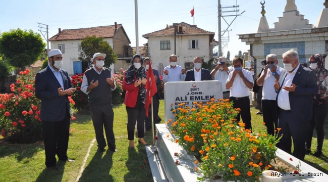 Aziz şehitlerimiz kabri başında ziyaret edildi