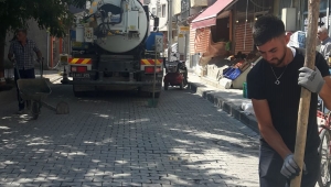 Bolvadin'de Temizlik Çalışmaları Devam Ediyor