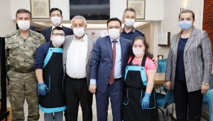 Vali Gökmen Çiçek Melike Nur Melek Yüzler Kafe’yi Ziyaret Etti