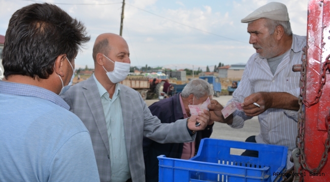 Başkan Bozkurt Şuhut Fasulye Pazarını Ziyaret Etti