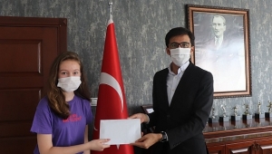 LGS'DE BAŞARILI OLAN ÖĞRENCİMİZİ ÖDÜLLENDİRDİ