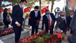 Giresunlular Şehitliği Çelenk Koyma Töreni Yapıldı.