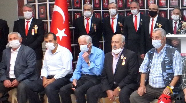 İSTİFANIN GERÇEK NEDENİNİ ŞEHİT BABALARI ANLATTI..