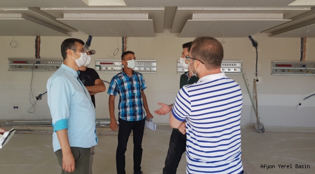 Sağlık İl Müdürü Korkmaz Yoğun Bakım Servislerini ziyaret etti.