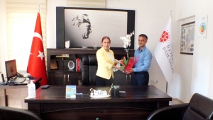 YIPRAK KÖYÜ MUHTARINDAN MÜDÜR BURCU'YA ZİYARET..