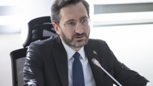 Altun: “Milletimizin güçlü iradesi darbelere, darbecilere, onların dışarıdaki hamilerine ve siyasal alandaki iş birlikçilerine gereken dersi vermeye muktedirdir”