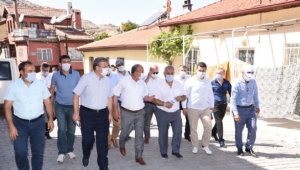 BAŞKAN ZEYBEK AKMESCİT MAHALLESİNDE..