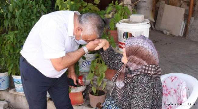 BAŞKAN ZEYBEK YÜREKLERE DOKUNUYOR.