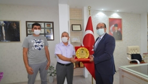 Hayırsever Vatandaş Mehmet Bozkurt’tan Sandıklı Hastanesine Destek.