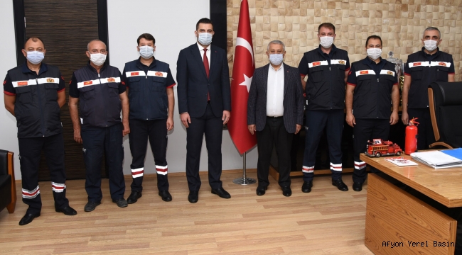 İTFAİYECİLERDEN ZEYBEK BAŞKAN´A ZİYARET