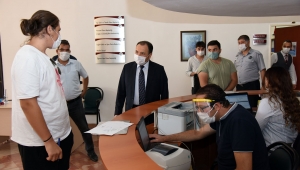 Rektör Karakaş, Öğrenci Kayıt Merkezini Ziyaret Etti.