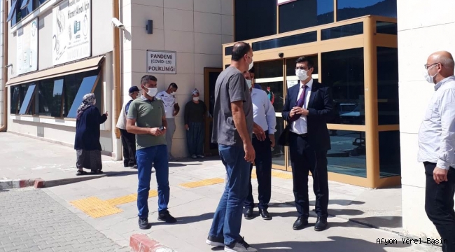 SAĞLIK MÜDÜRÜ DR. SERHAT KORKMAZ'IN İLÇELERDE HASTANE ZİYARETLERİ DEVAM EDİYOR