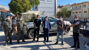 Başkan Koyuncu öğrencilerle fidan dikti 