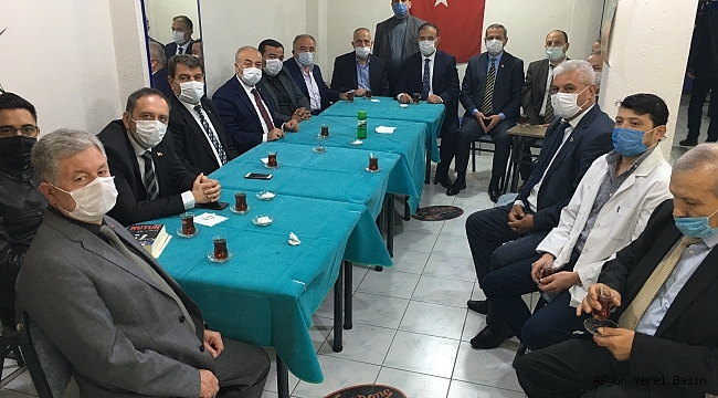 Dinar’da Nihat Sarı ve Ak Parti, CHP, MHP ve İYi Parti İlçe Başkanları Bir araya geldi