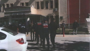 PATRONLARININ ARACINI, HALATLA ÇEKEREK ÇALMIŞLAR!..